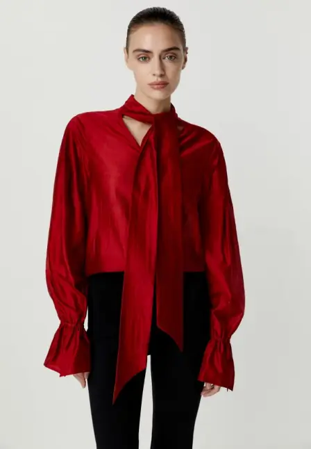 Блуза Charmstore. Цвет: бордовый.