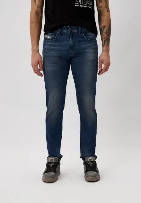 Джинсы Diesel. Цвет: синий.