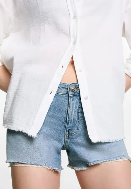 Шорты джинсовые Mango Teen. Цвет: голубой.